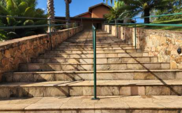 Acesso com escadaria